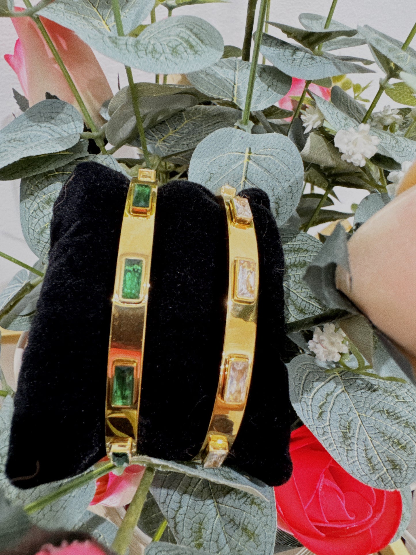 BRACELET